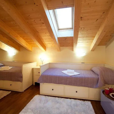 Sleeps 6 Pool Air Con Tremezzo